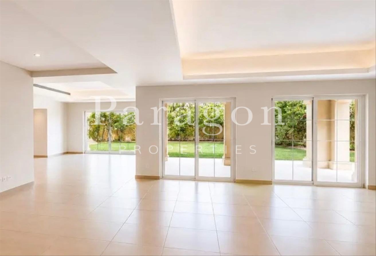 Corner Plot | Ready NOW | Private Pool | 5 BHK photo 3