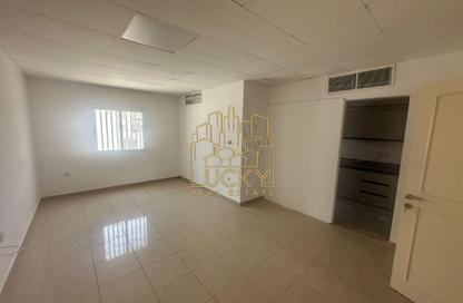 Apartment - 1 - 1 for rent in Falaknaz Building 3 - Al Karama - Bur Dubai - Dubai