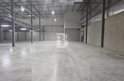 Warehouse - Studio for rent in Umm Ramool - Dubai