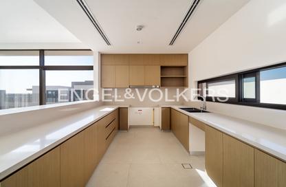 Villa - 4 - 5 for sale in Tilal Al Furjan - Al Furjan - Dubai