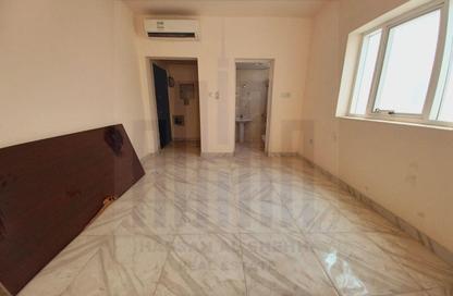 Apartment - Studio - 1 Bathroom for rent in Muwailih Building - Muwaileh - Sharjah