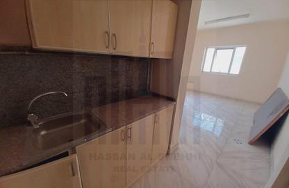 Apartment - Studio - 1 Bathroom for rent in Muwailih Building - Muwaileh - Sharjah