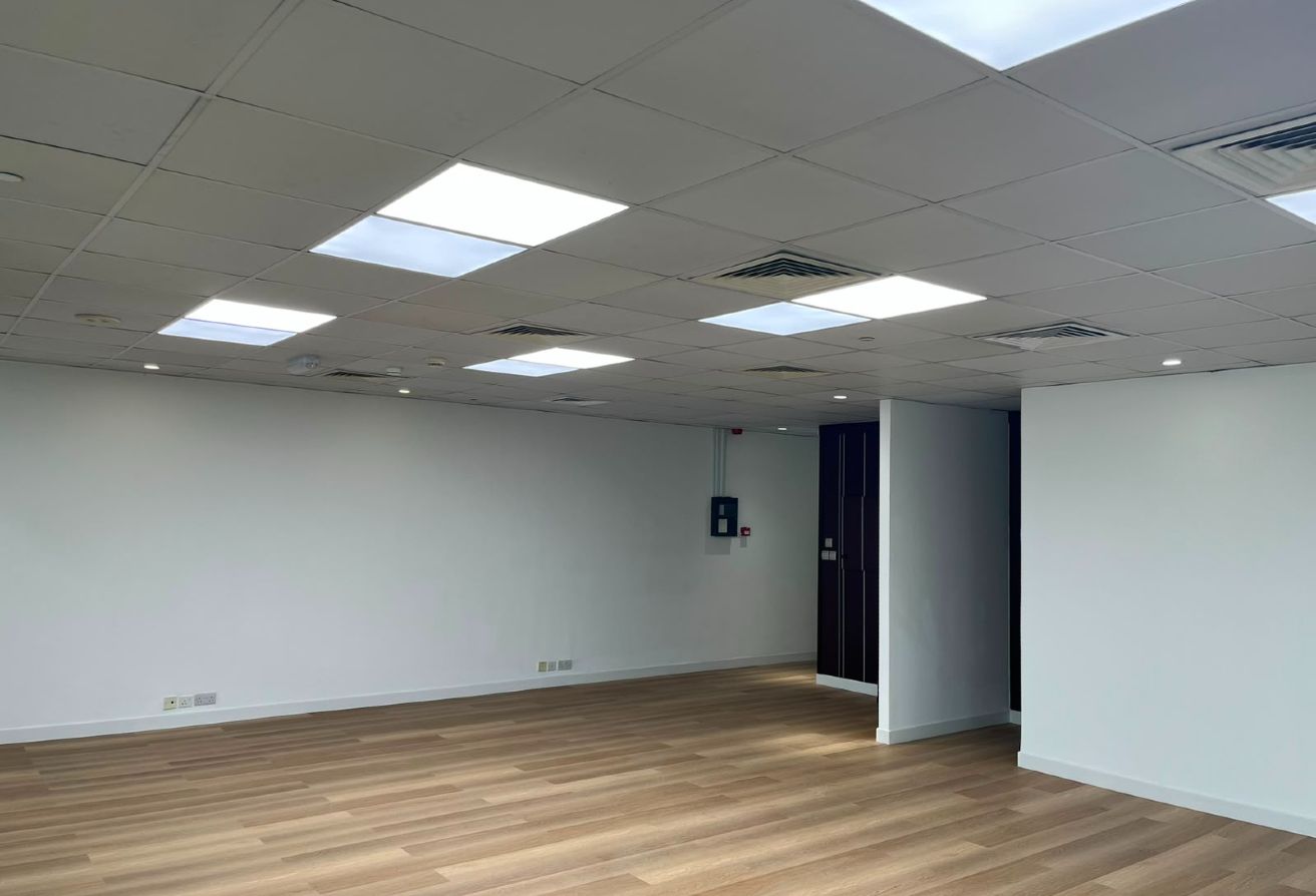 Premium Canal-View Office for Rent| Contact Now — image 3