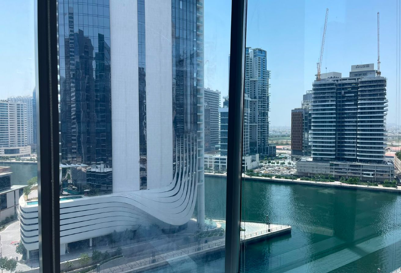 Premium Canal-View Office for Rent| Contact Now — image 10