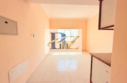 Apartment - Studio - 1 for rent in Fire Station Road - Muwaileh - Sharjah