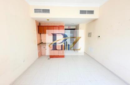 Apartment - Studio - 1 for rent in Fire Station Road - Muwaileh - Sharjah Apartment - Studio - 1 for rent in Fire Station Road - Muwaileh - Sharjah