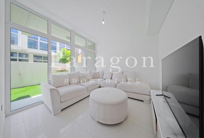 98271833 - Property Image 3