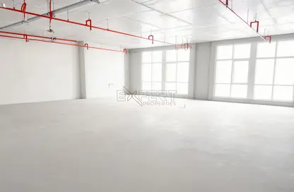 Office Space - Studio - 1 Bathroom for rent in Grosvenor Office Tower - Business Bay - Dubai