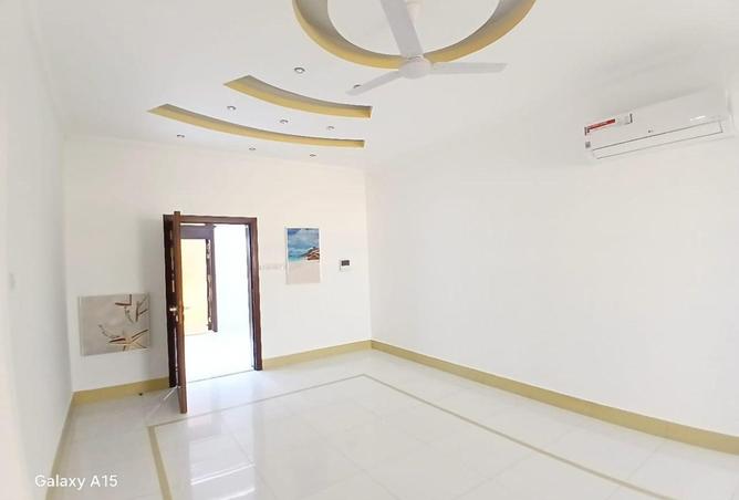 94442379 - Property Image 3