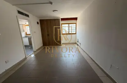 Apartment - 1 Bathroom for rent in AAAF Building - Al Mankhool - Bur Dubai - Dubai