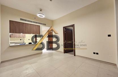 Apartment - 1 Bedroom - 2 Bathrooms for rent in Saleh Residence 3 - Jumeirah Garden City - Al Satwa - Dubai