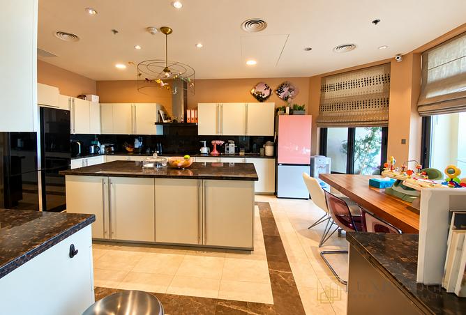 4-bed penthouse in The Fairmont Palm Residence South · Vacant · Duplex — photo 3