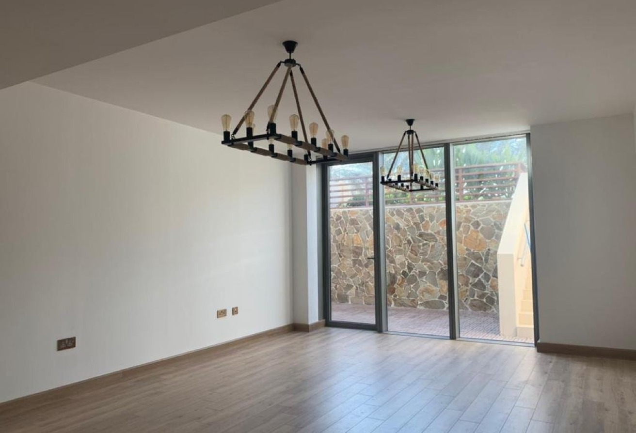 Elegant 1BR | Vibrant Apartment | Prime Area