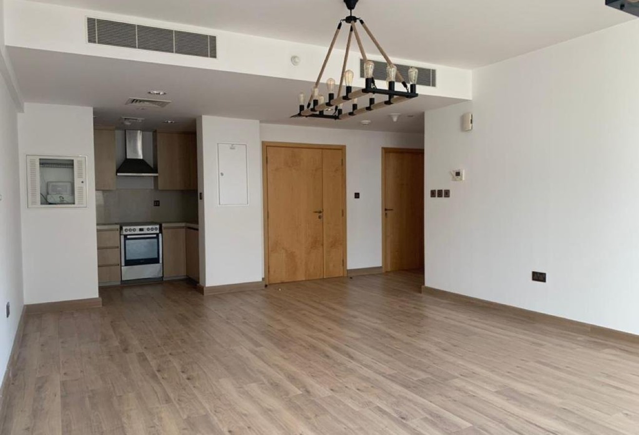 Elegant 1BR | Vibrant Apartment | Prime Area