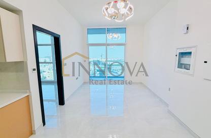 شقة - غرفة نوم - 1 حمام للايجار في سكايز من دانوب - ارجان - دبي
