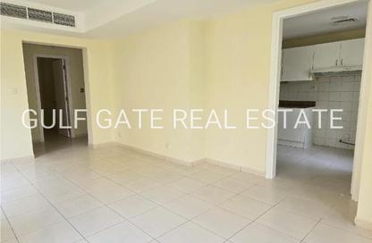 Villa - 2 Bedrooms - 3 Bathrooms for rent in Springs 15 - The Springs - Dubai