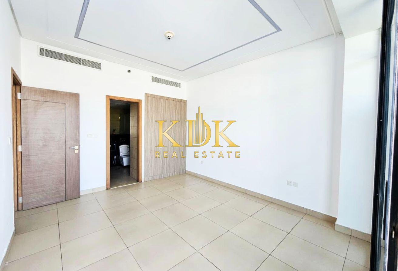 Spacious 1Br | Pool View | Prime Location photo 5