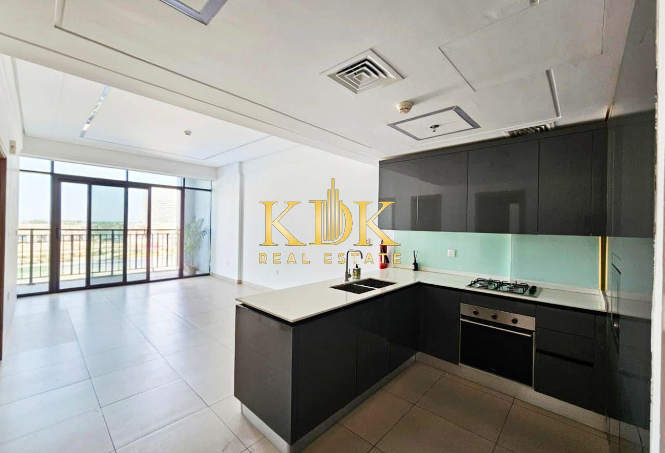 Spacious 1Br | Pool View | Prime Location photo 2