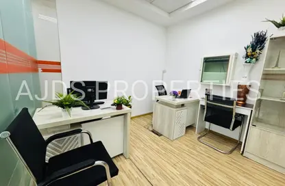مكتب - غرفة نوم - 1 حمام للايجار في الفجر كومبلكس - عود ميثاء - بر دبي - دبي