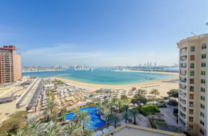 Apartment - 3 Bedrooms - 3 Bathrooms for rent in Al Das - Shoreline Apartments - Palm Jumeirah - Dubai