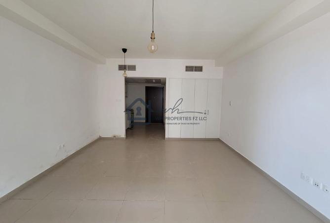 57770184 - Property Image 2