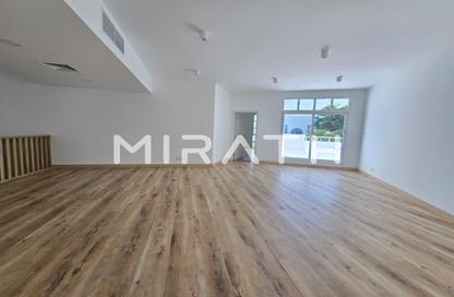 Villa - 4 - 5 for rent in Jumeirah 1 Villas - Jumeirah 1 - Jumeirah - Dubai