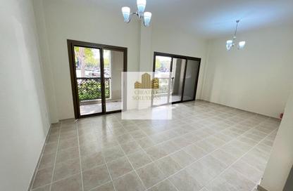 Apartment - 2 Bedrooms - 2 Bathrooms for rent in The Gardens Building 112 - The Gardens Buildings - The Gardens - Dubai