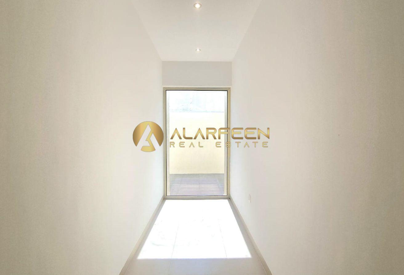 Luxury Villa l Spacious Layout l Vacant photo 8