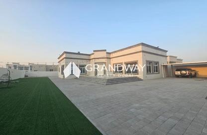 Villa - 4 - 5 for rent in Al Aweer 1 - Al Aweer - Dubai