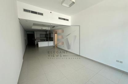 Apartment - 2 Bedrooms - 3 Bathrooms for rent in Saleh Building - Al Jaddaf - Dubai