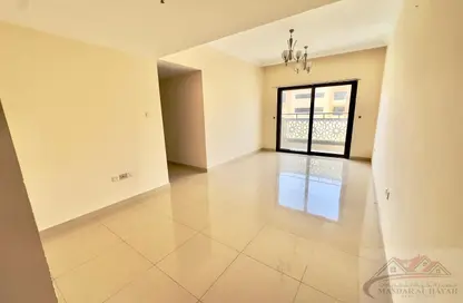 Apartment - 2 Bedrooms - 3 Bathrooms for rent in SG Muwaileh Building - Muwaileh - Sharjah