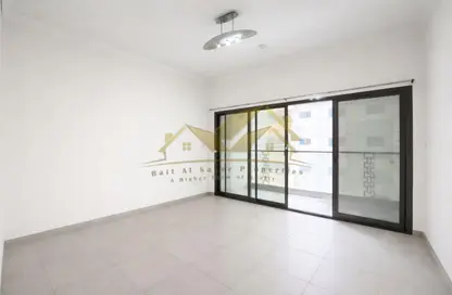 شقة - غرفة نوم - 2 حمامات للايجار في عود ميثاء - بر دبي - دبي