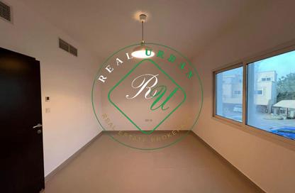 Townhouse - 2 - 3 for rent in Al Reef - Abu Dhabi