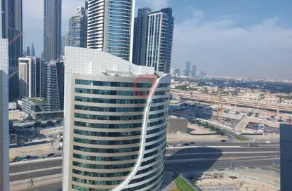 مكتب - استوديو للايجار في B2B  برج - الخليج التجاري - دبي