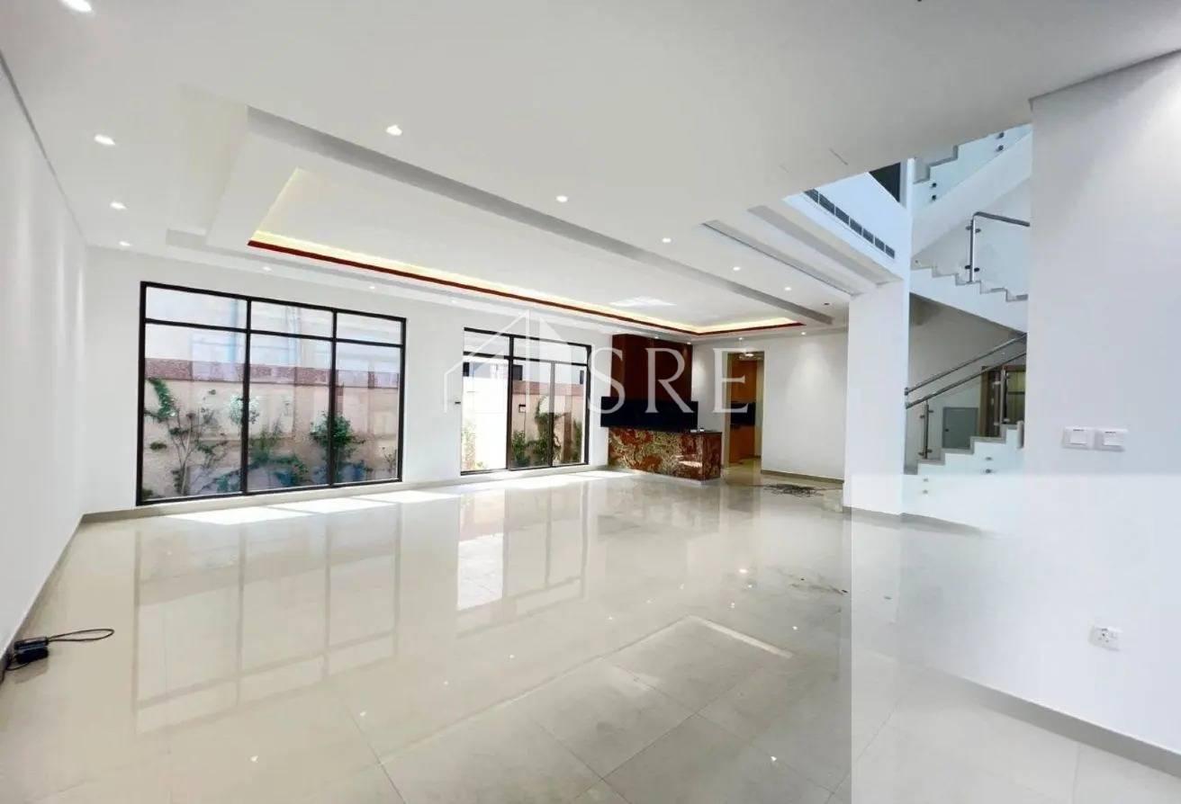Luxury 6BR Villa | Private Pool | Nad Al Sheba 1 photo 7