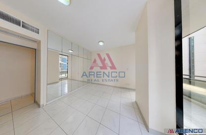 Apartment - 3 - 4 for rent in Golden Sands 7 - Al Mankhool - Bur Dubai - Dubai