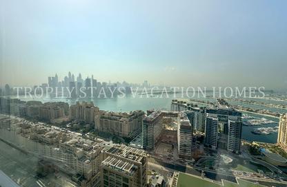 Apartment - Studio - 1 for rent in The Palm Tower - Palm Jumeirah - Dubai