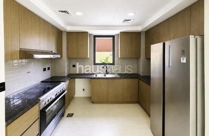 Townhouse - 5 - 5 for rent in Portofino - Damac Lagoons - Dubai