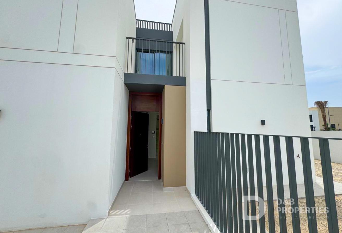 Stunning Family Home | Single Row | Brand New photo 26