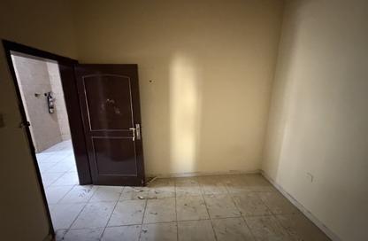 Apartment - 2 - 1 for rent in Al Musalla Building - Al Musalla - Sharjah Apartment - 2 - 1 for rent in Al Musalla Building - Al Musalla - Sharjah