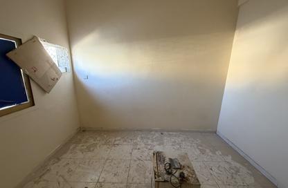 Apartment - 2 - 1 for rent in Al Musalla Building - Al Musalla - Sharjah Apartment - 2 - 1 for rent in Al Musalla Building - Al Musalla - Sharjah