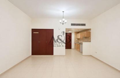 Apartment - Studio - 1 Bathroom for rent in Building Z03 - England Cluster - International City - Dubai
