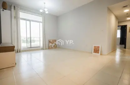 Apartment - 2 Bedrooms - 2 Bathrooms for rent in Mazaya 15 - Queue Point - Liwan - Dubai Land - Dubai