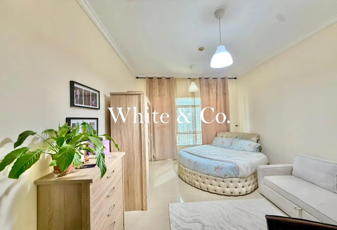 94017100 - Property Main Image