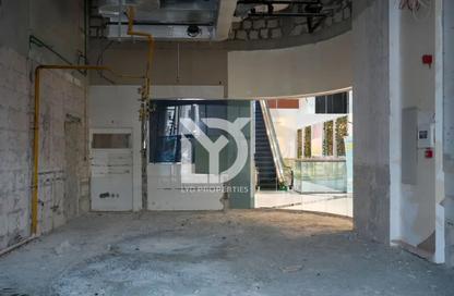 Shop - Studio for rent in Al Hudaiba - Bur Dubai - Dubai