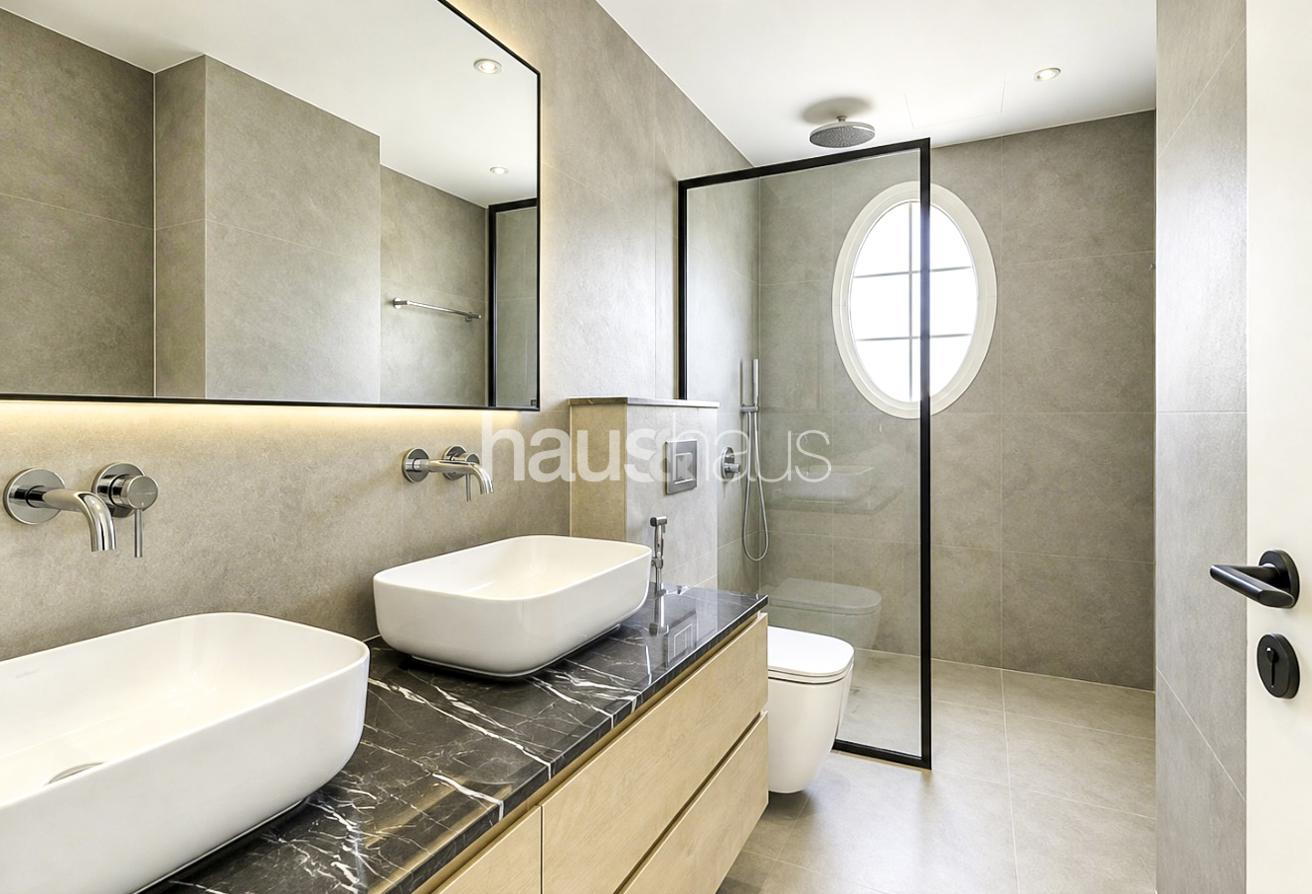 Fully Upgraded | 4 bed + maids | Private pool photo 14