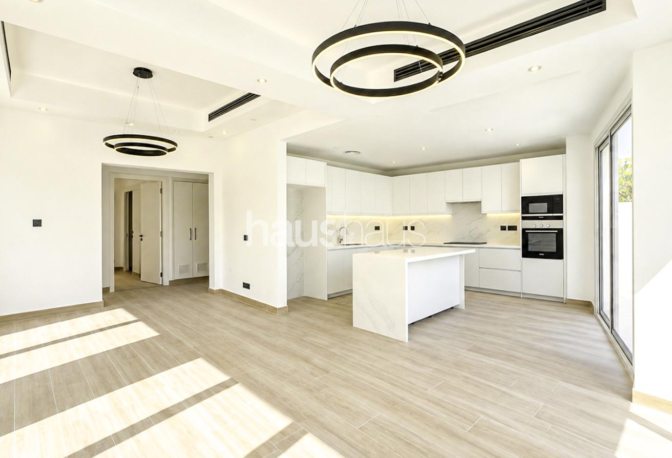 Fully Upgraded | 4 bed + maids | Private pool photo 11