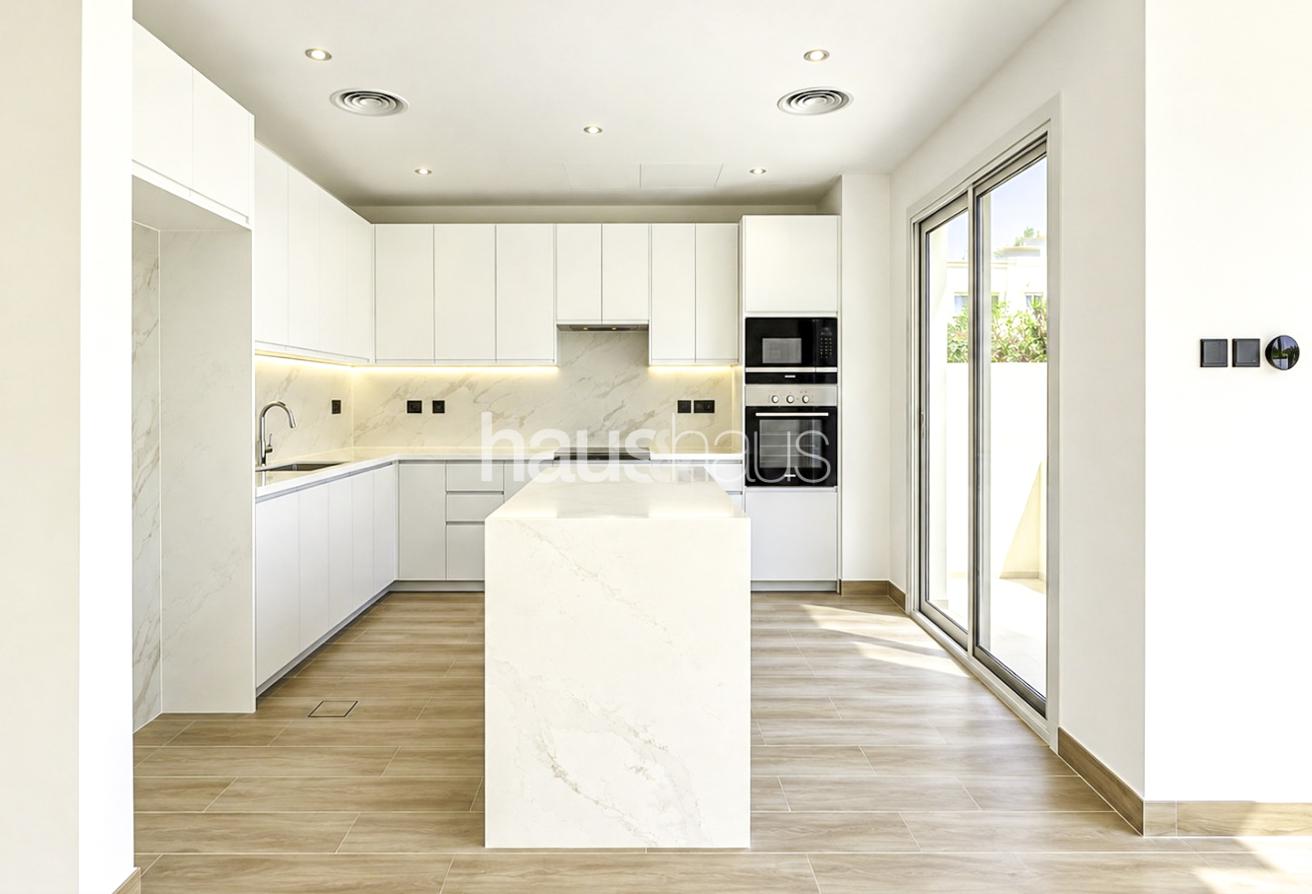 Fully Upgraded | 4 bed + maids | Private pool photo 9