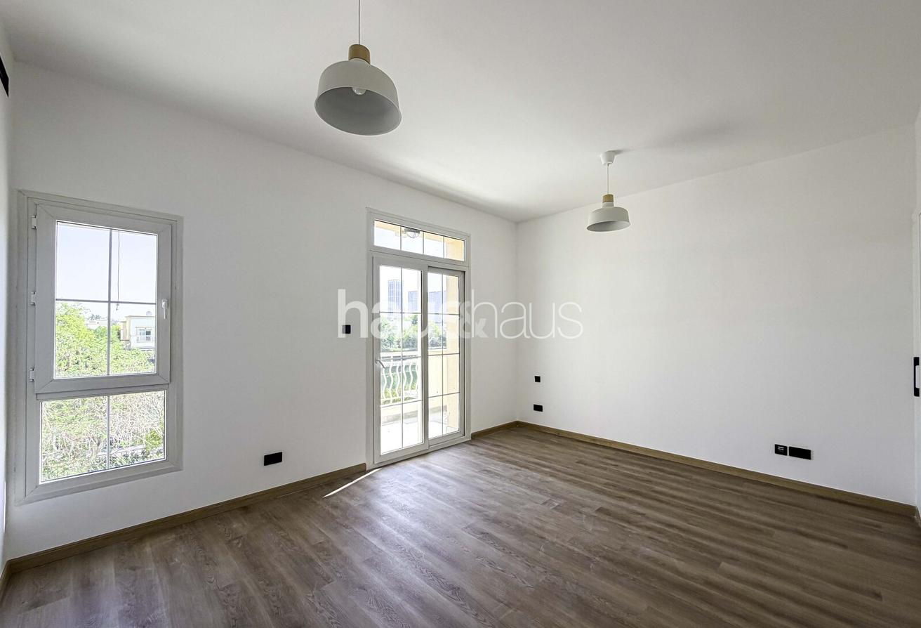 Fully Upgraded | 4 bed + maids | Private pool photo 5