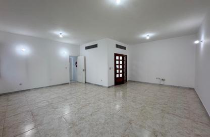 Apartment - 2 Bedrooms - 2 Bathrooms for rent in Cornich Al Khalidiya - Al Khalidiya - Abu Dhabi